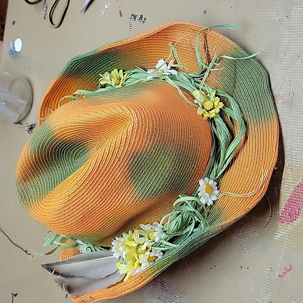 Straw/paper cowboy hat🔥🧡